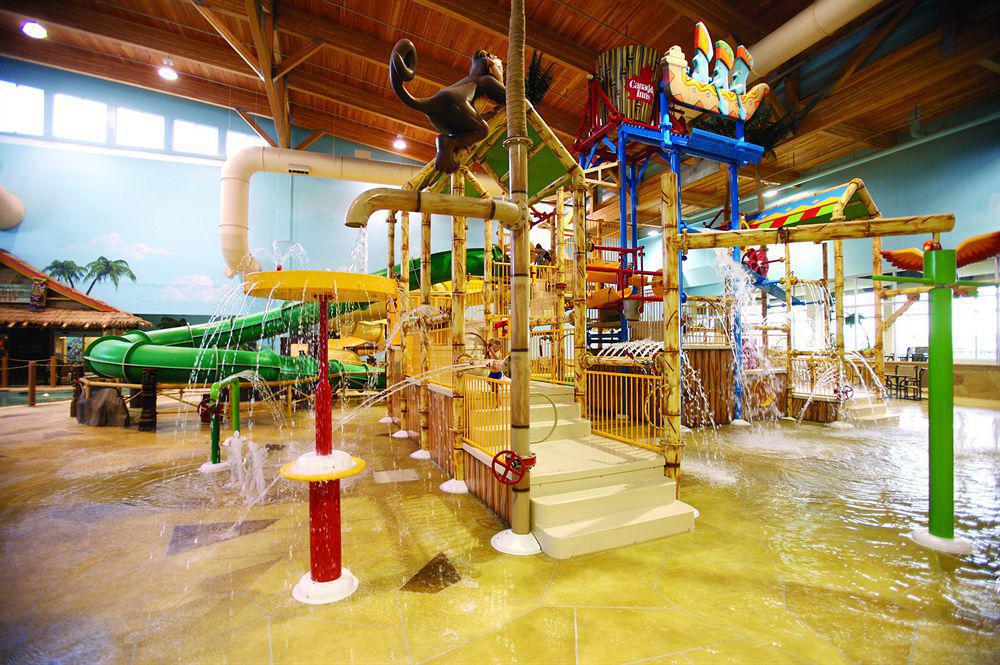 Canad Inns Destination Center Гранд Форкс Екстериор снимка