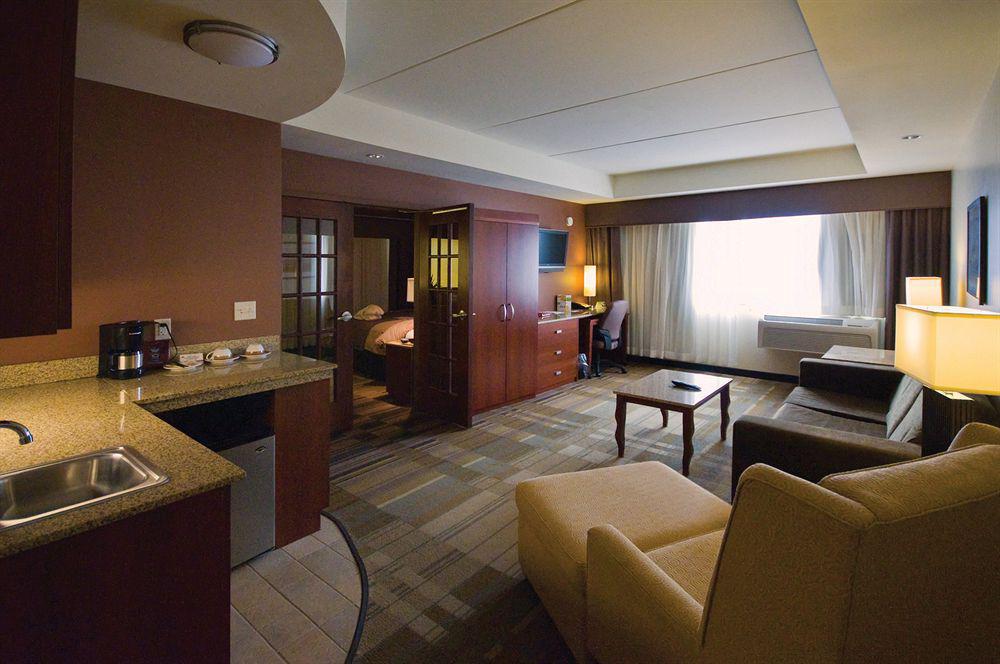 Canad Inns Destination Center Гранд Форкс Екстериор снимка