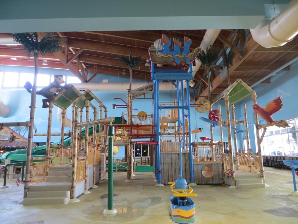 Canad Inns Destination Center Гранд Форкс Екстериор снимка