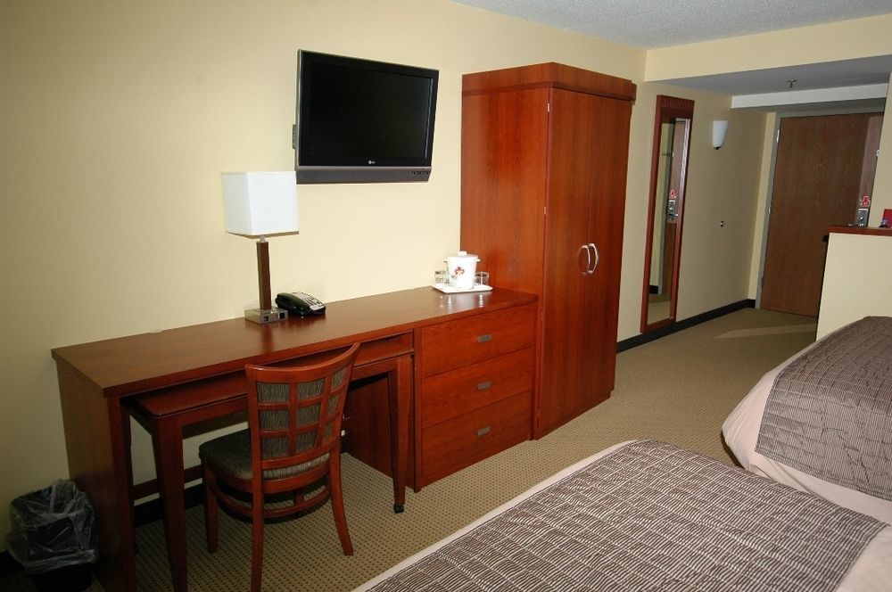 Canad Inns Destination Center Гранд Форкс Екстериор снимка