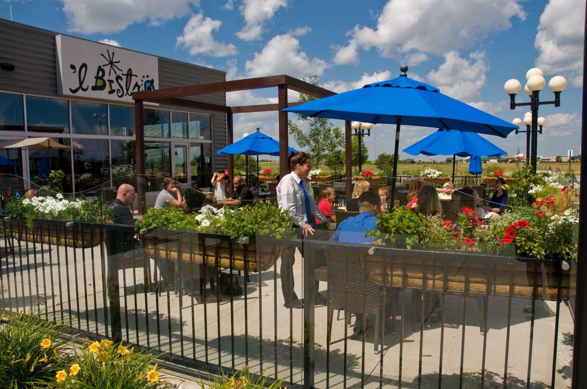 Canad Inns Destination Center Гранд Форкс Екстериор снимка