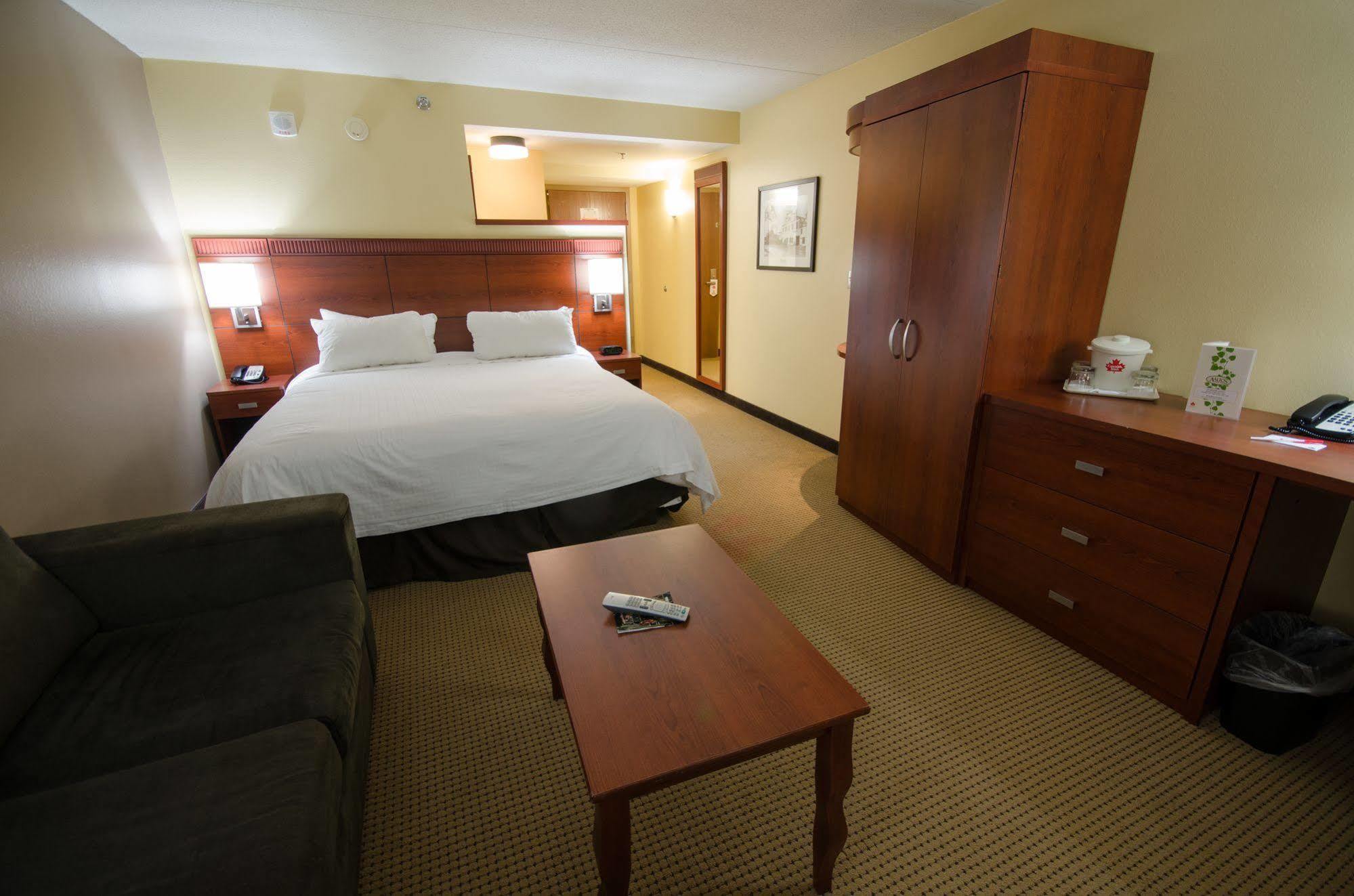 Canad Inns Destination Center Гранд Форкс Екстериор снимка