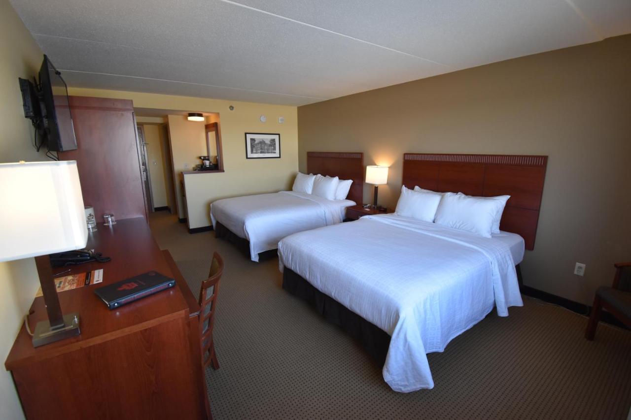 Canad Inns Destination Center Гранд Форкс Екстериор снимка