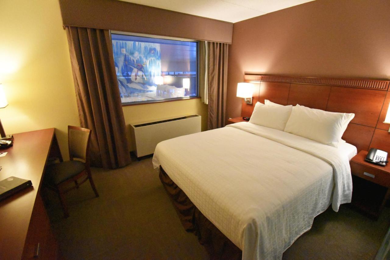 Canad Inns Destination Center Гранд Форкс Екстериор снимка