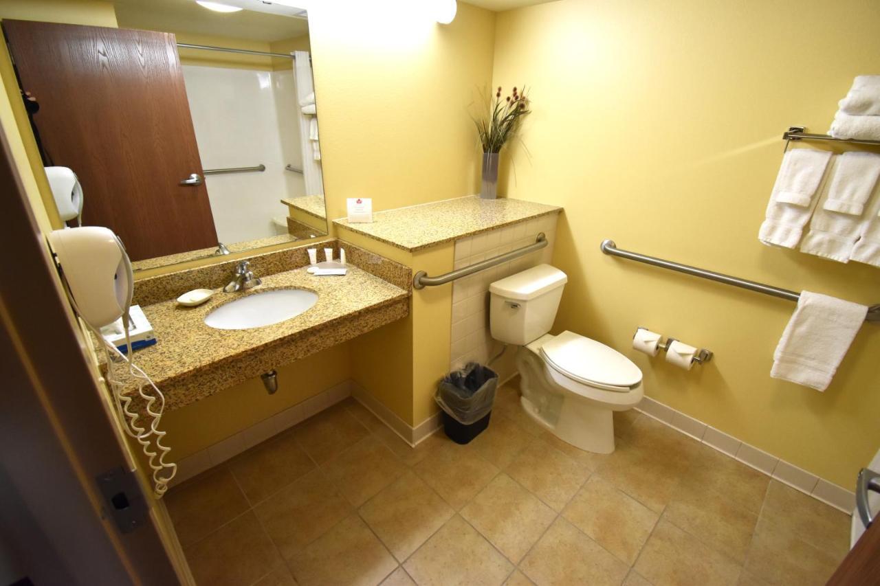 Canad Inns Destination Center Гранд Форкс Екстериор снимка